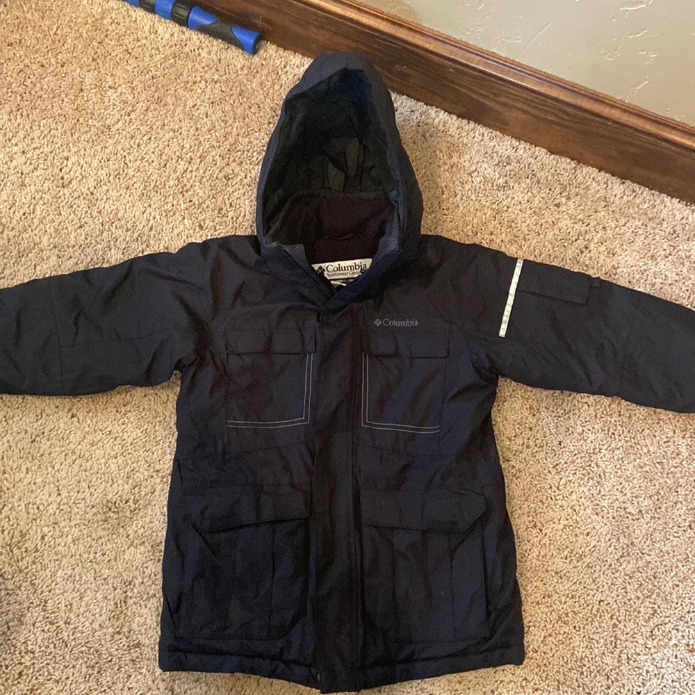 Kids size 8 Columbia Ski Jacket with detachable hood